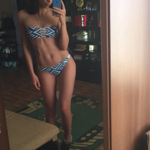 Brand new floral bikini - Picture 4 of 6