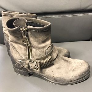 Steve Madden Italian Leather Short Boots