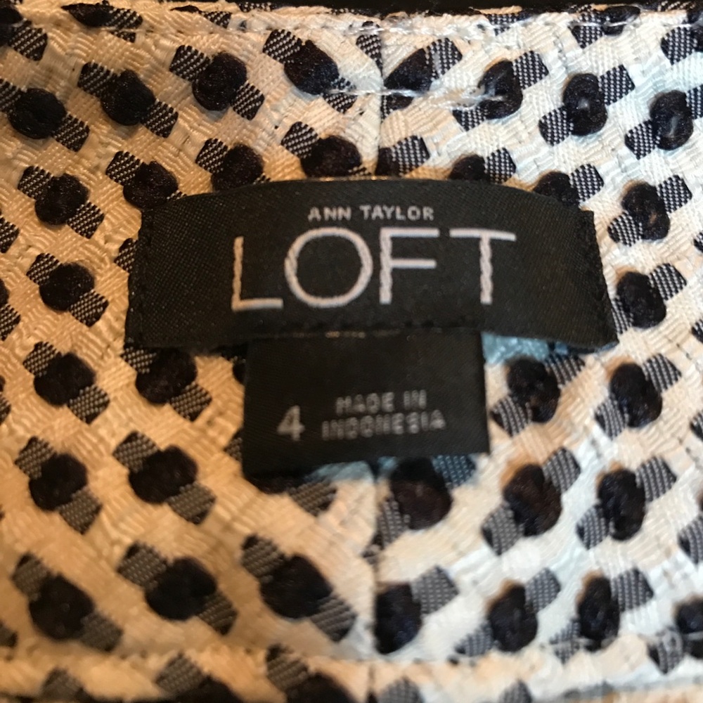 LOFT Sz 4 black & white shorts - Picture 2 of 2