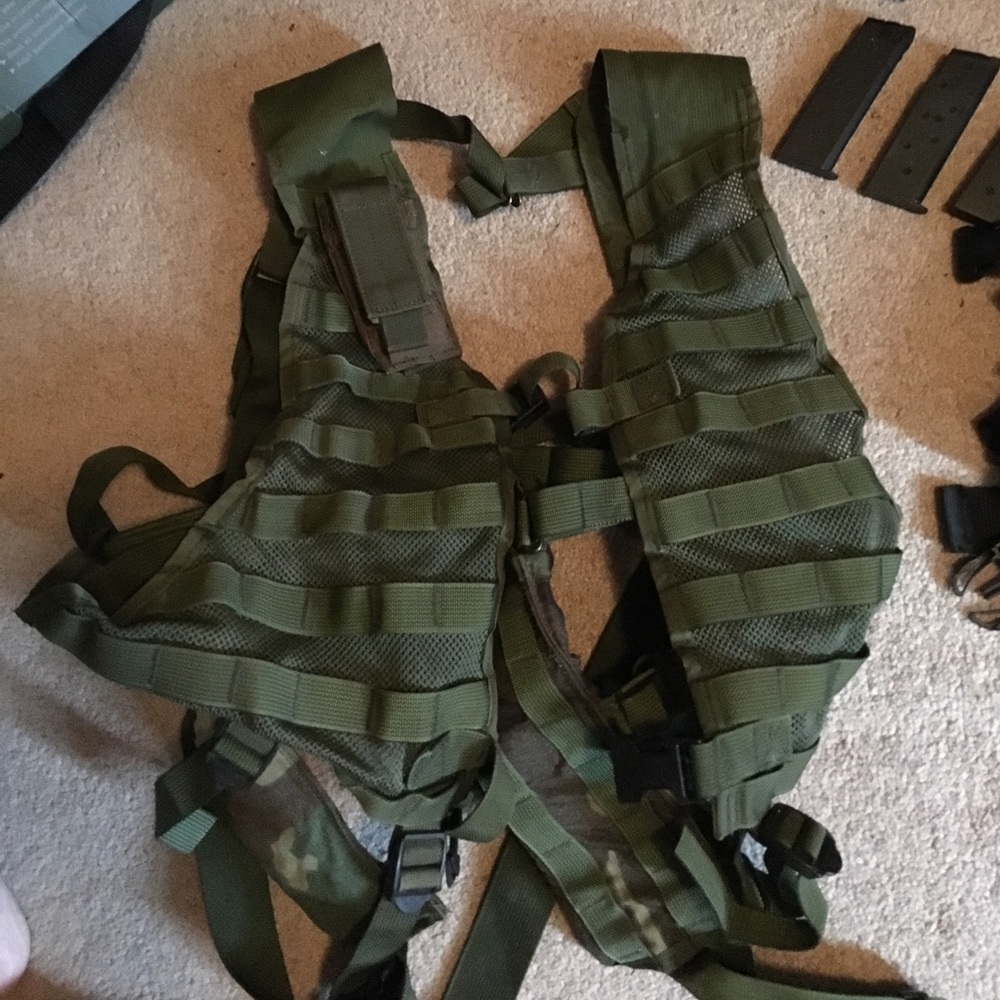 Molle tactical airsoft vest with pistol pouch