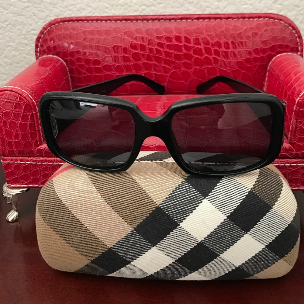 Burberry Shades Black