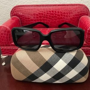 Burberry Shades Black