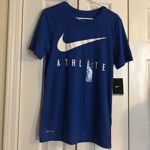 NEW Nike T-shirt