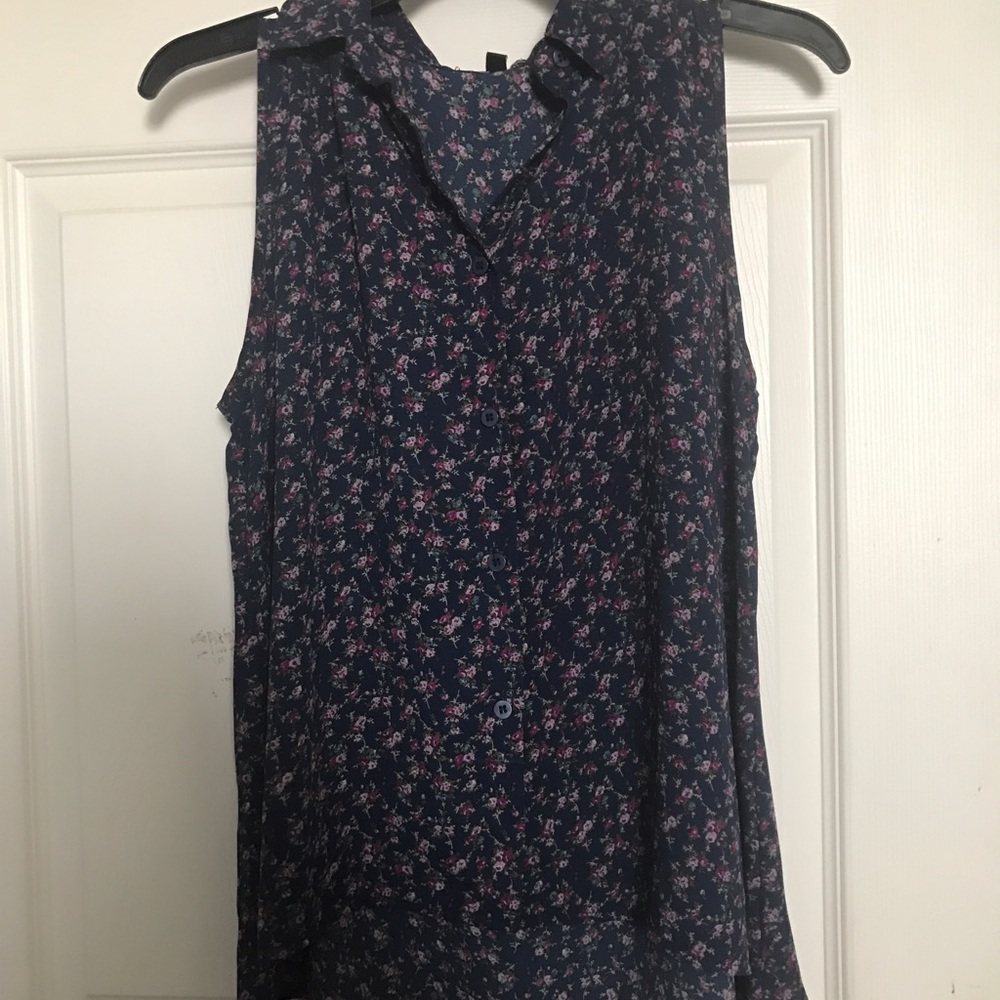 COTTON ON Navy blue floral halter top