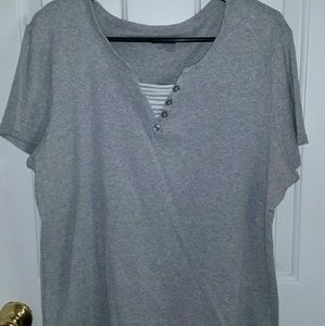 Cute soft gray top with unique vneck
