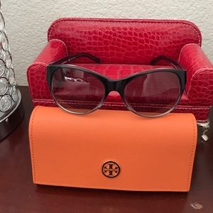 Tory Burch Shades in dark purple color