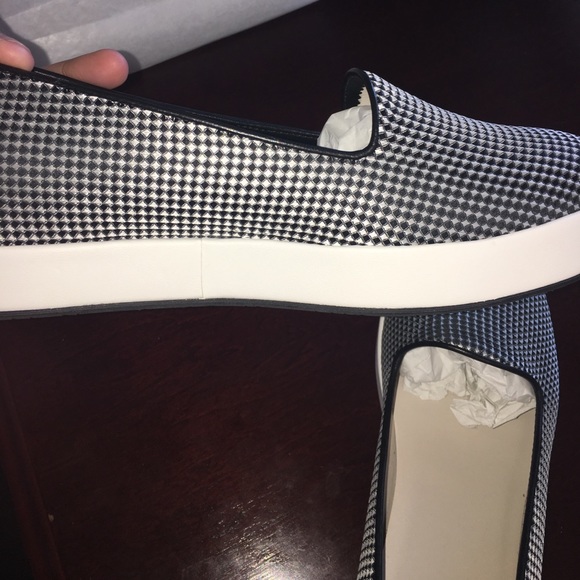 NWT!! 💯 Authentic!!! Giorgio Armani slip ons - Picture 8 of 8
