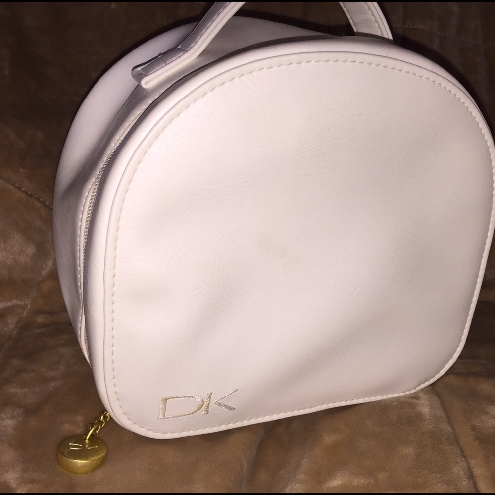 Donna Karan cosmetics bag. 🖤🖤🖤