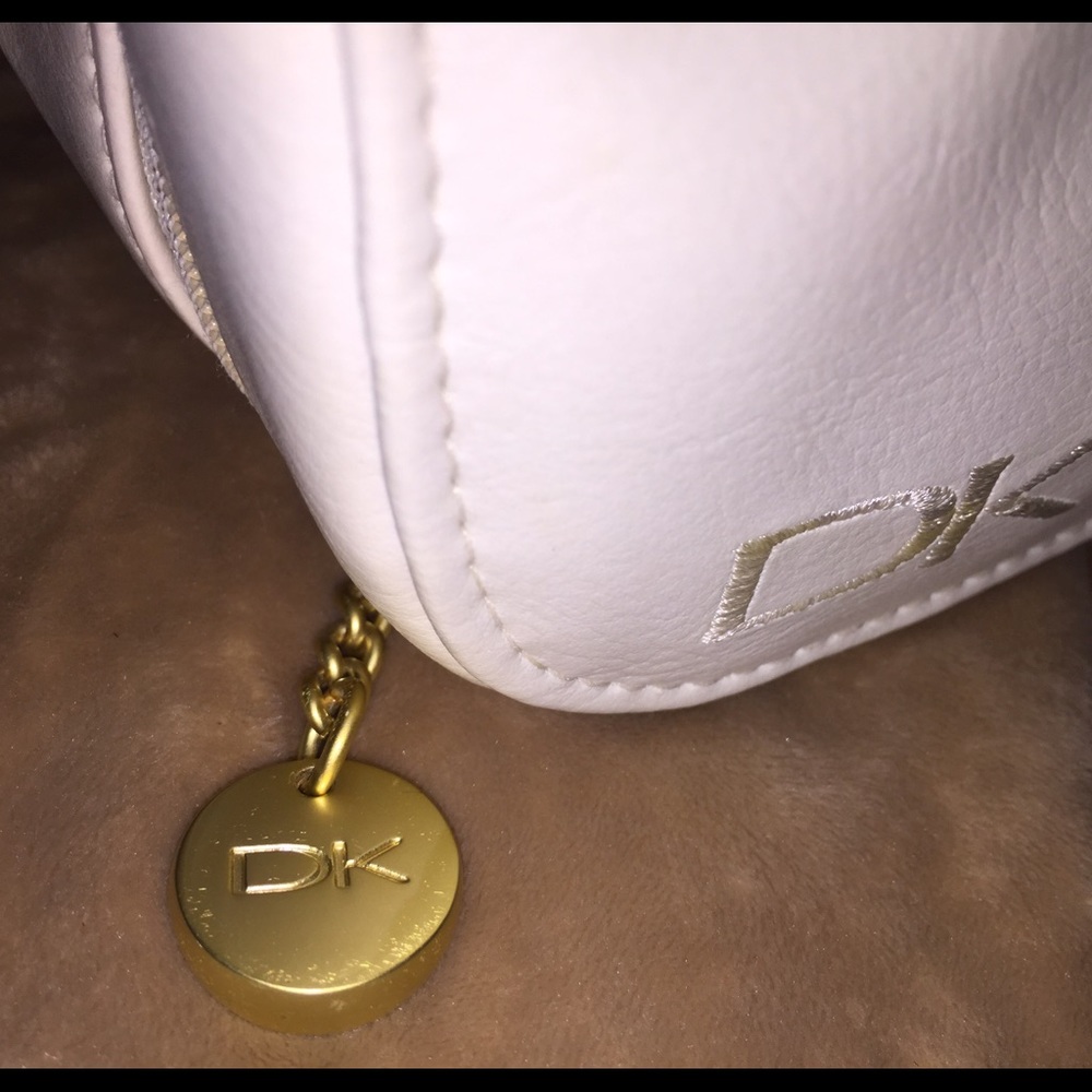 Donna Karan cosmetics bag. 🖤🖤🖤 - Picture 2 of 4