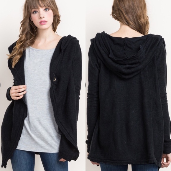 Stylish Black relaxed fit cardigan - Picture 3 of 4