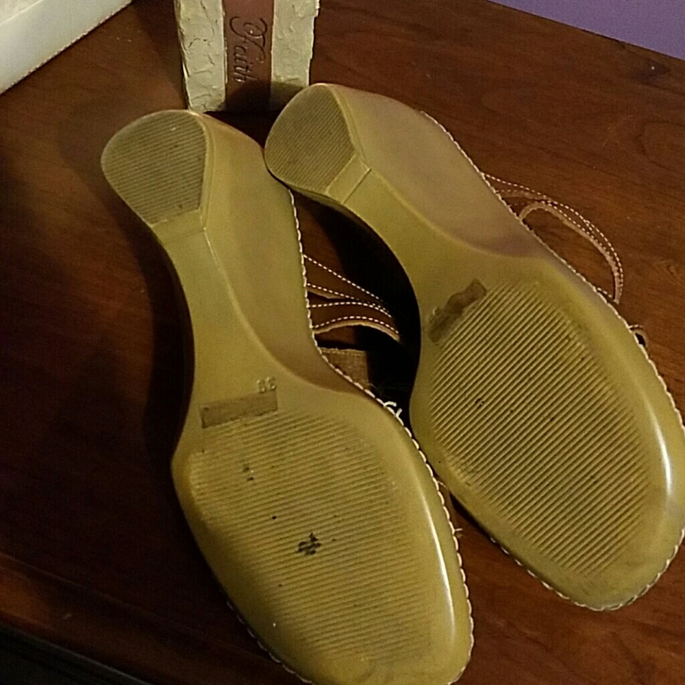 Sandals - Picture 3 of 3