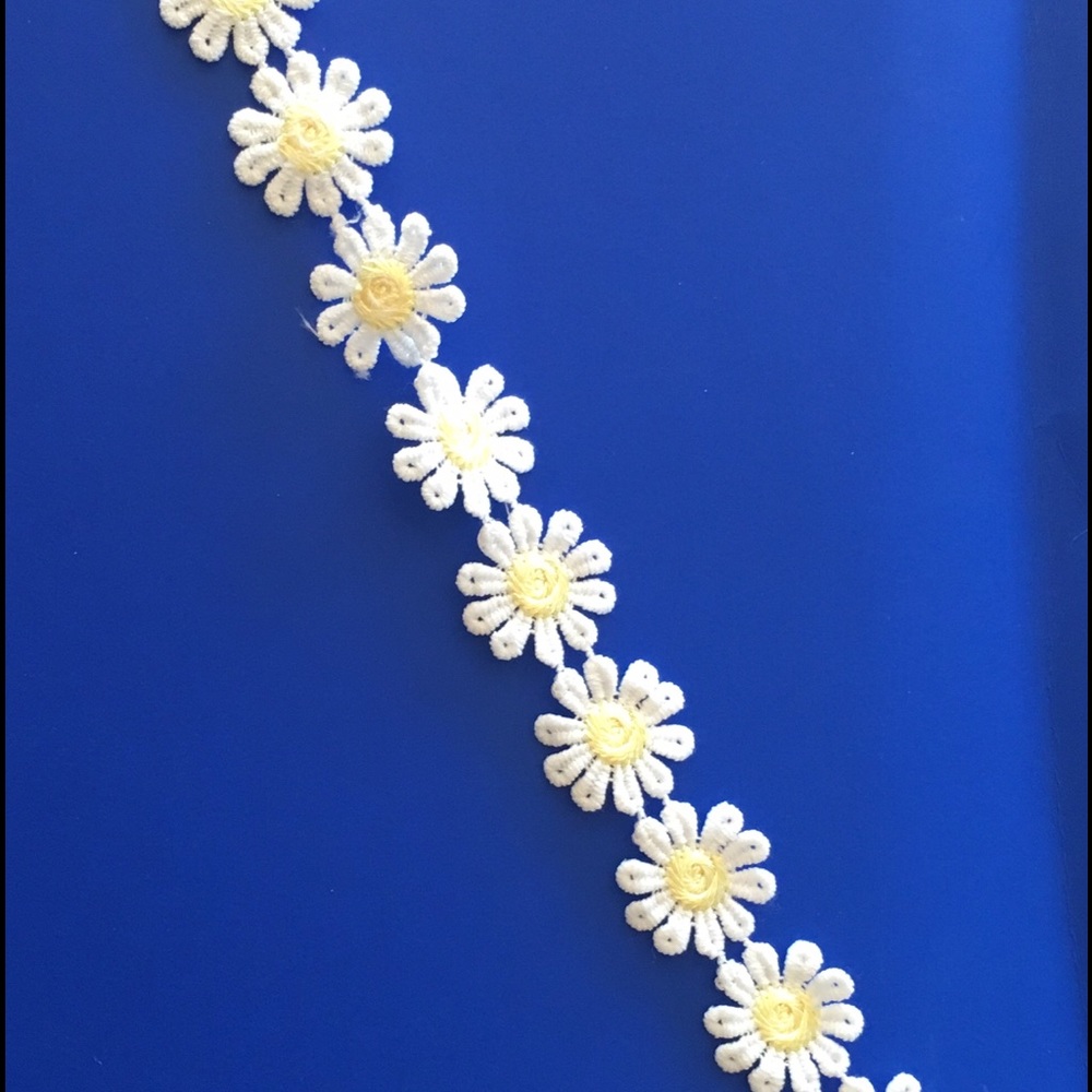 Tumblr Daisy Chain Choker