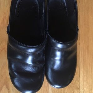 Dansko black leather Clogs