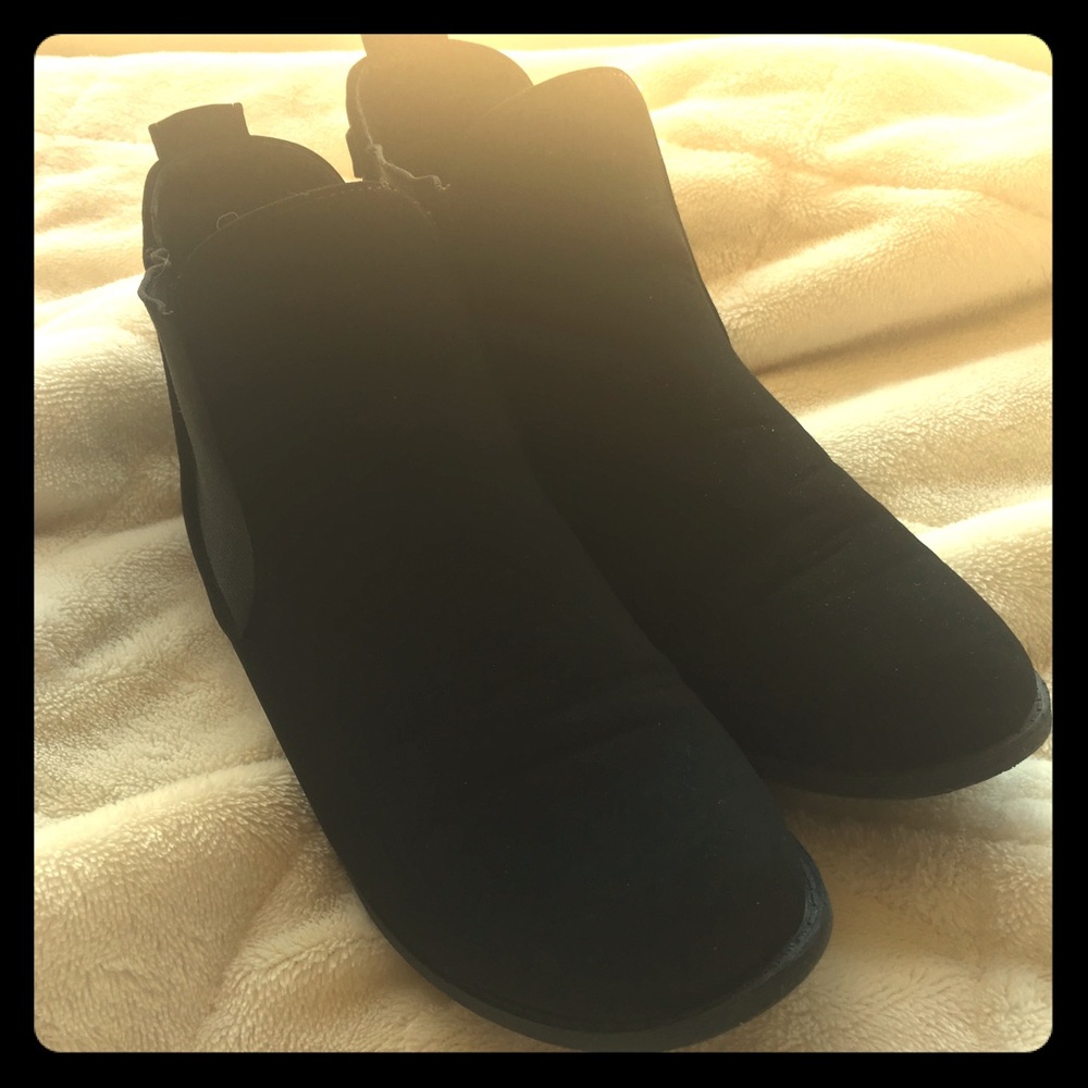 🕯SALE 🕯 Slip-on Low Heel Ankle Boots