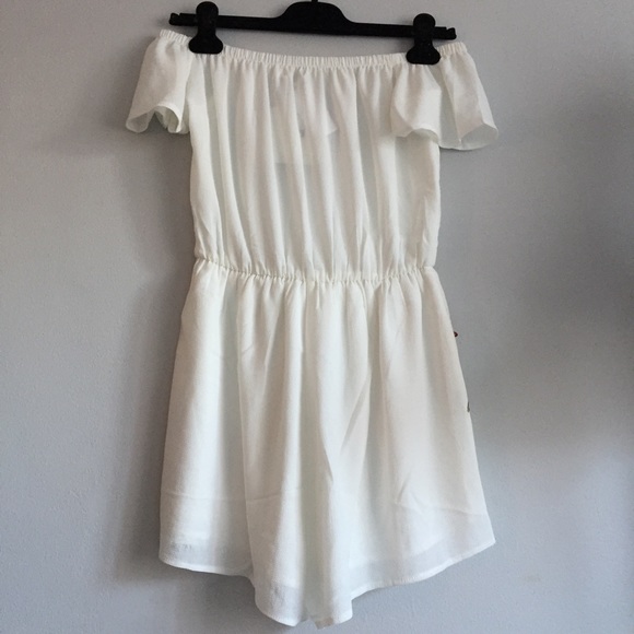 ✨1 DAY SALE✨ LF Seek Rose Romper NWT - Picture 2 of 3