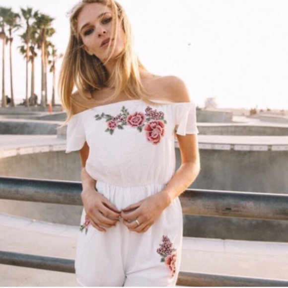 ✨1 DAY SALE✨ LF Seek Rose Romper NWT - Picture 3 of 3