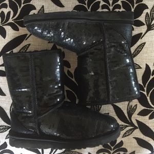 Black Sequin UGGS | Size 7