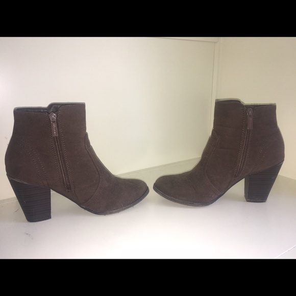 Brown ankle booties - Picture 4 of 5