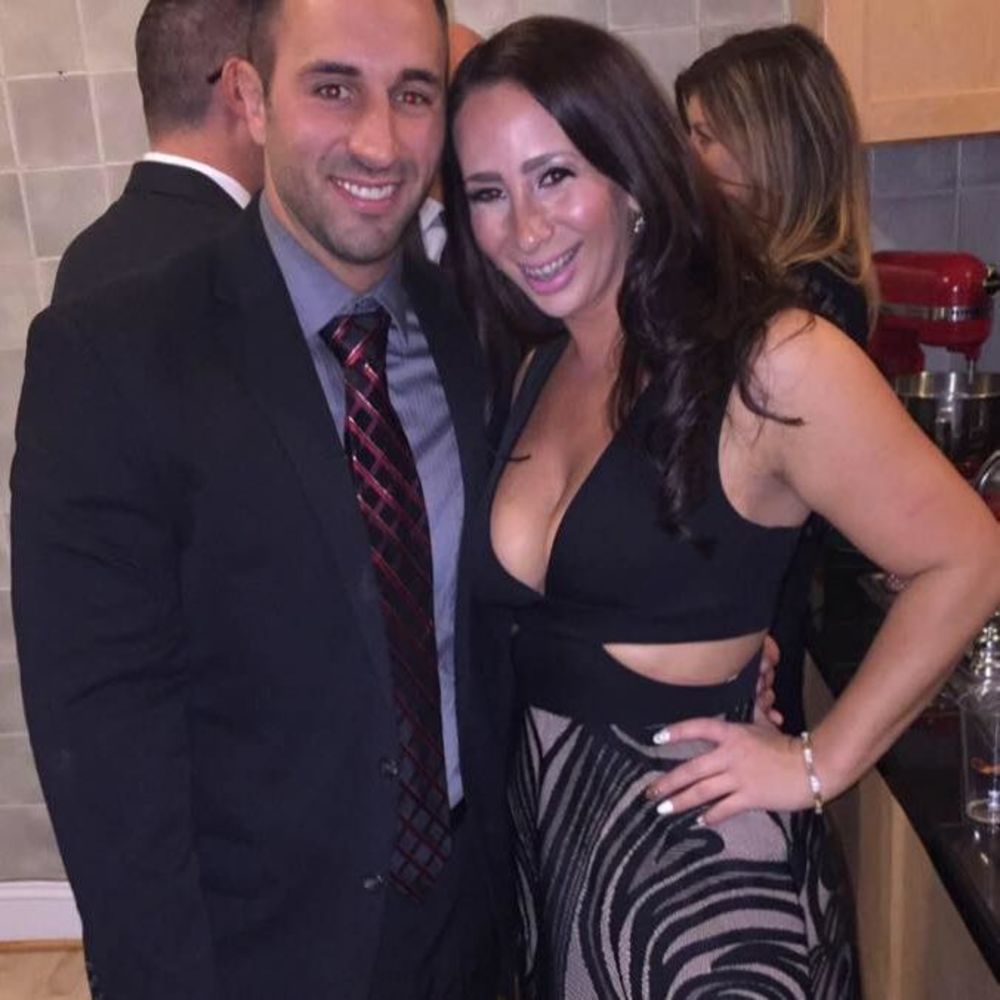 Meet your Posher, Alix