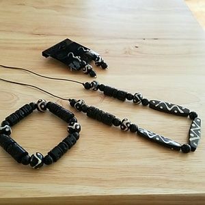 NWOT necklace set