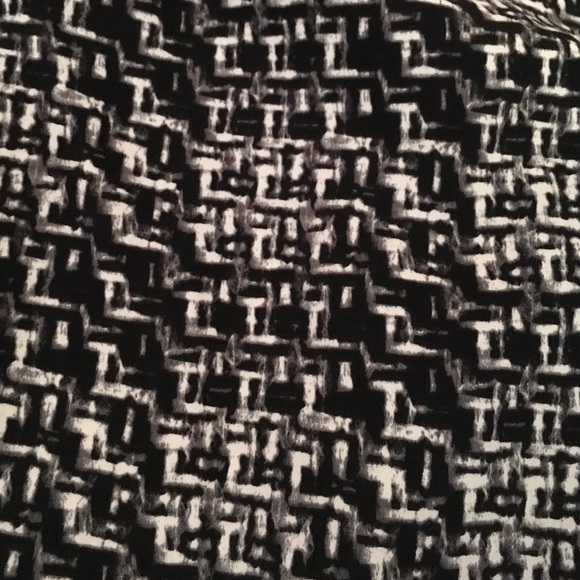 Black and white jumpsuit - Picture 3 of 3