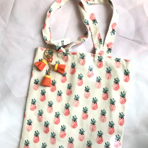 Sale❗️Pineapple 🍍 print canvas tote with keychain - Picture 4 of 7