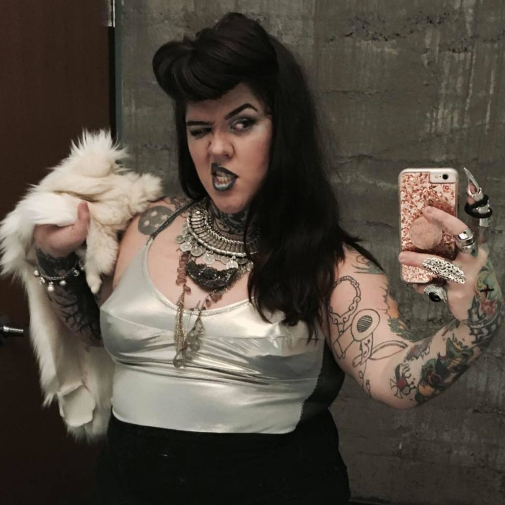 Meet your Posher, Abigail