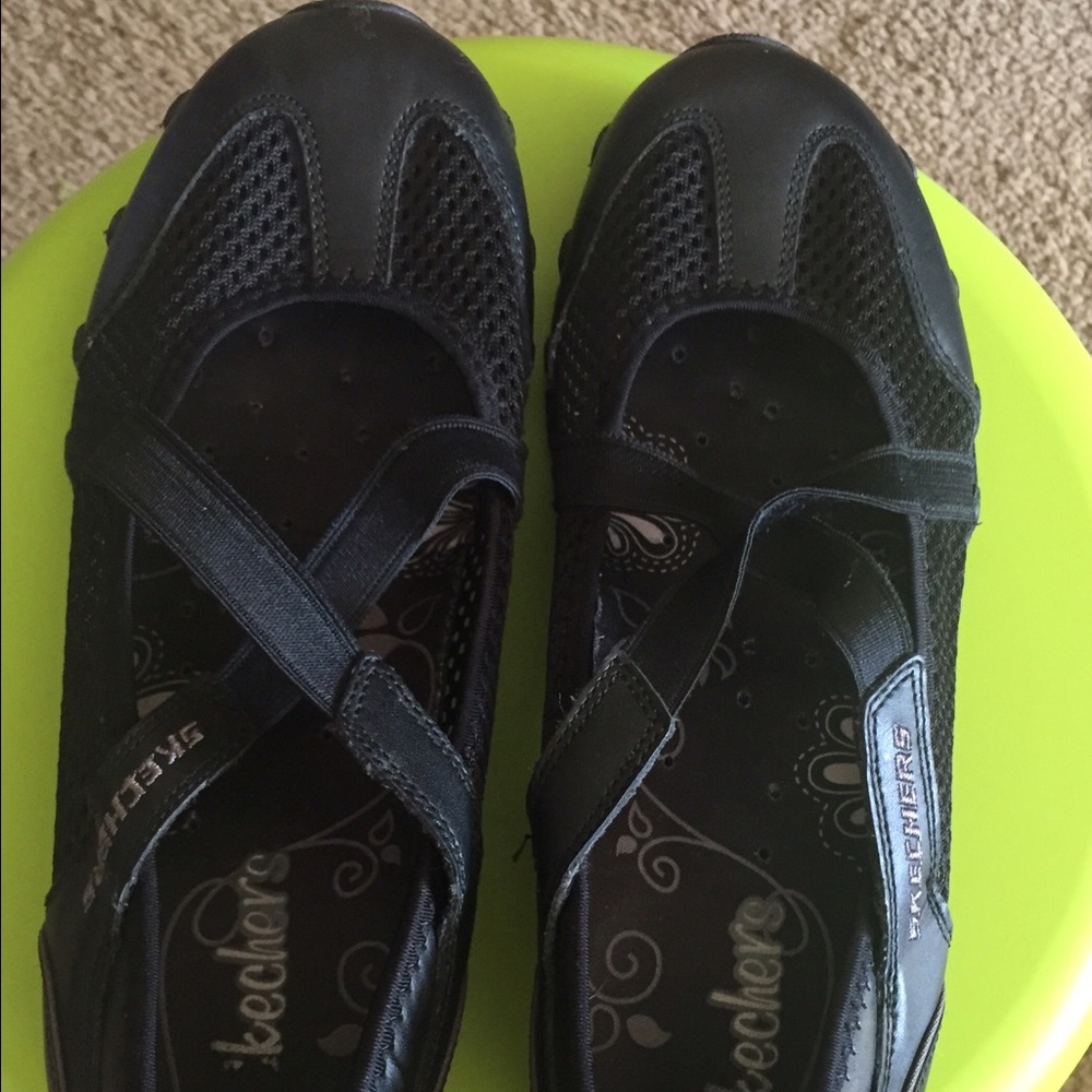Skechers  black leather and textile with straps😊