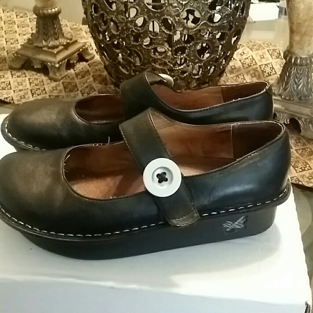 Algeria shoes size 37