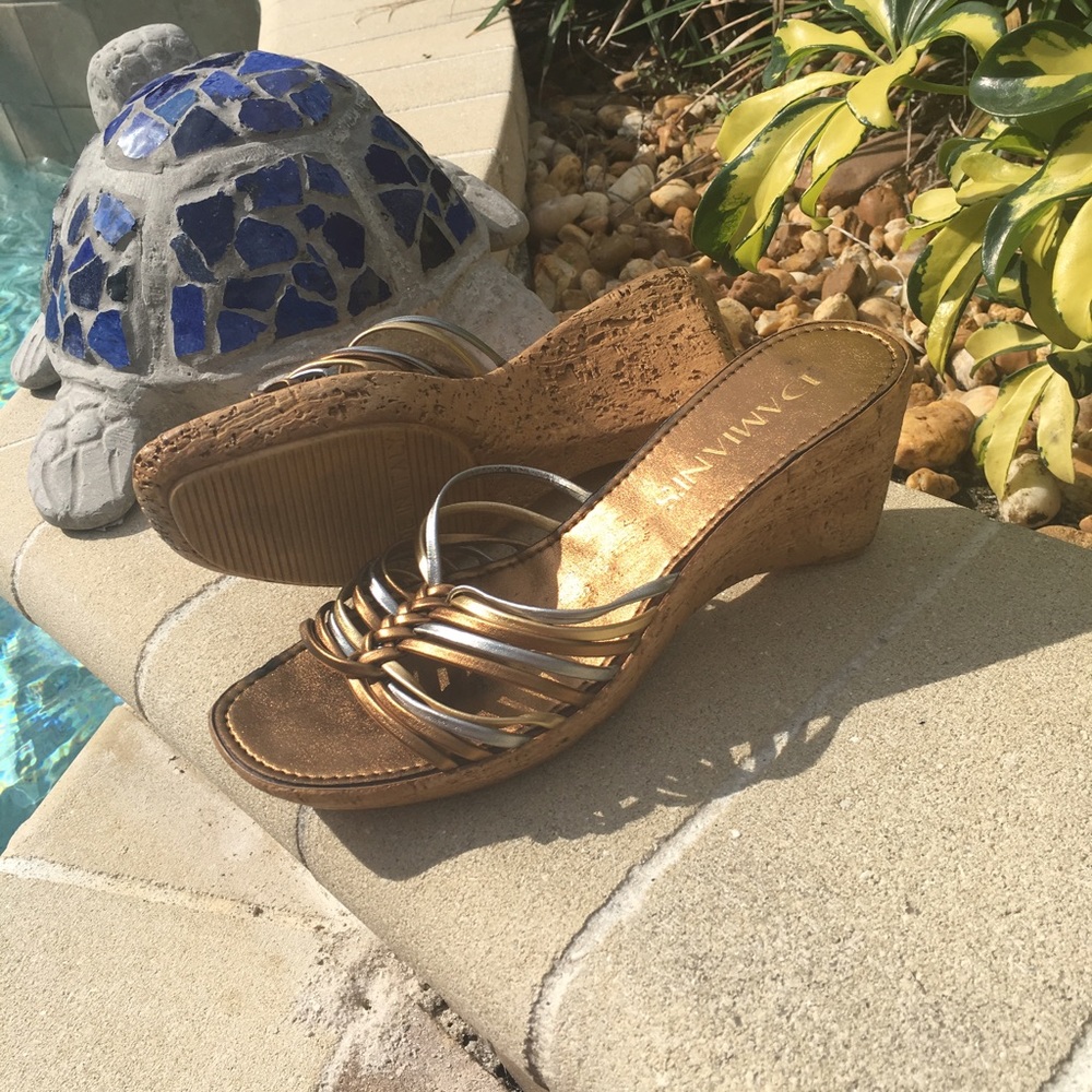 Summertime wedge sandals! Used. Look gorgeous on.