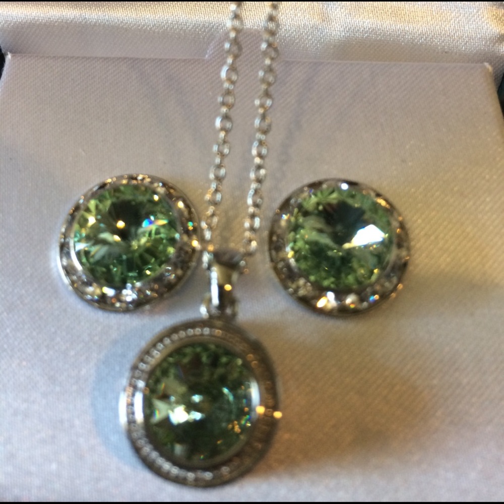Pierced Earrings & Necklace Swarovski Crystals