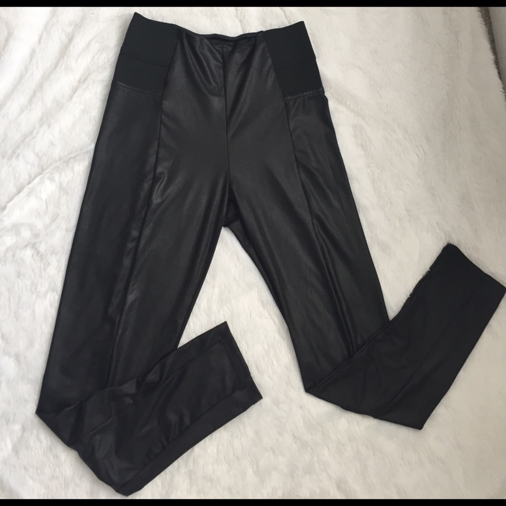 Faux leather legging