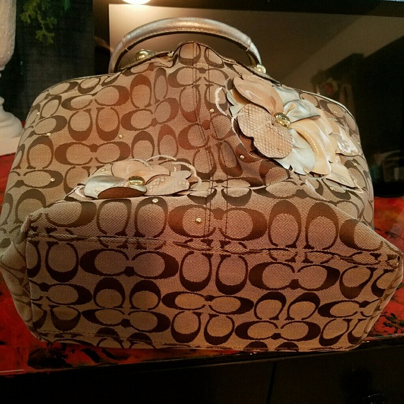 coach bag with flowers - Picture 2 of 4