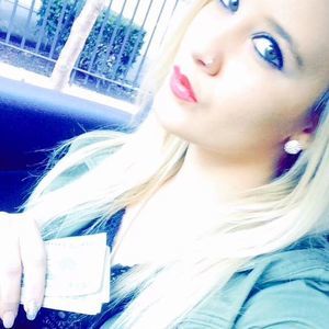 Meet your Posher, Alicia