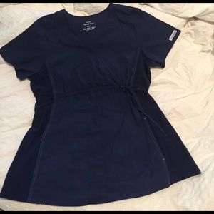 Maternity scrub top