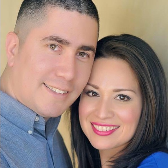 Meet your Posher, April - Picture 3 of 4