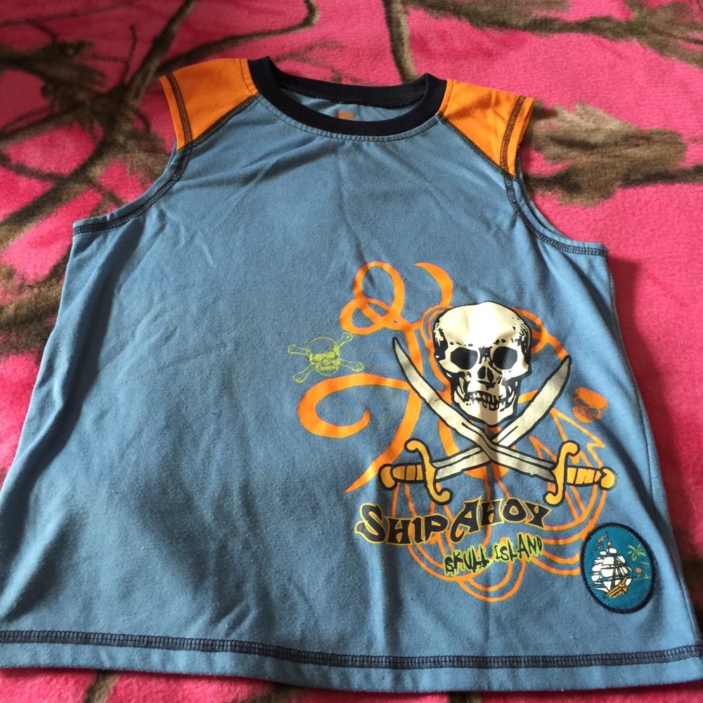 Boys 8/10 FADED Glory sleepwear skull shirt