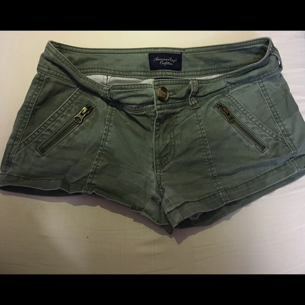 Olive American eagle shorts with zippers
