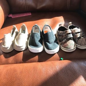 3 pair of toddler shoes