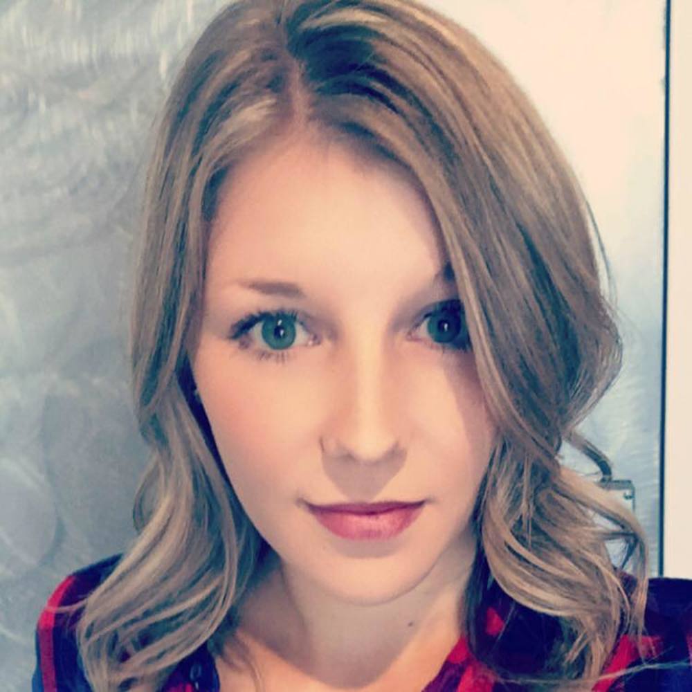 Meet your Posher, Emilee