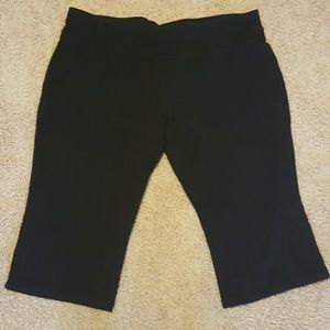 Livi Active Capri Yoga Pant by Lane Bryant - 26/28