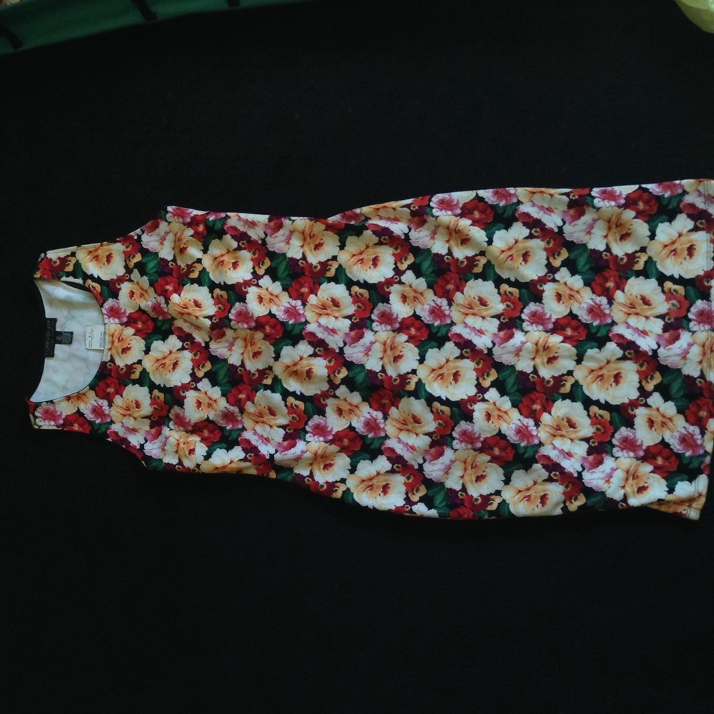 Floral body con dress size 3x BNWT