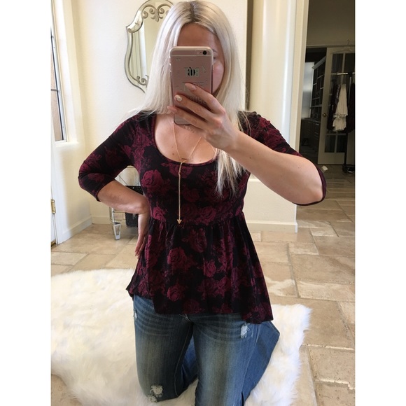 $5 Ruffle XS top blouse black rose floral - Picture 6 of 8