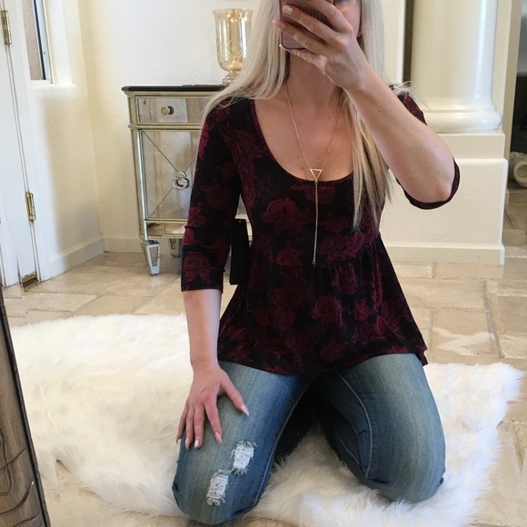 $5 Ruffle XS top blouse black rose floral - Picture 4 of 8