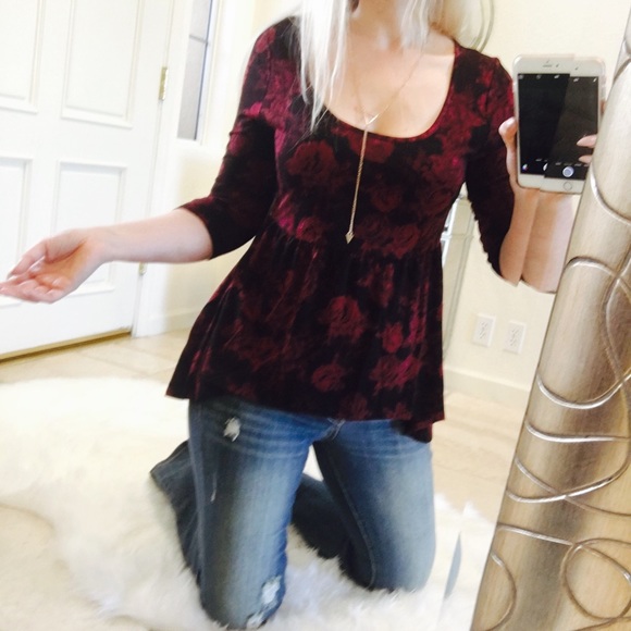 $5 Ruffle XS top blouse black rose floral - Picture 3 of 8