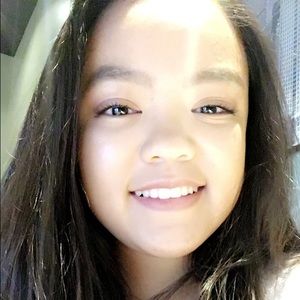 Meet your Posher, Danika