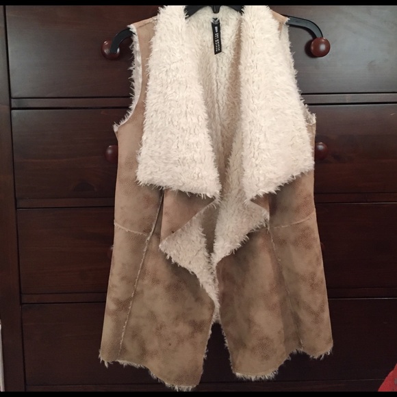 Fur vest - Picture 2 of 5