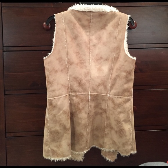 Fur vest - Picture 3 of 5