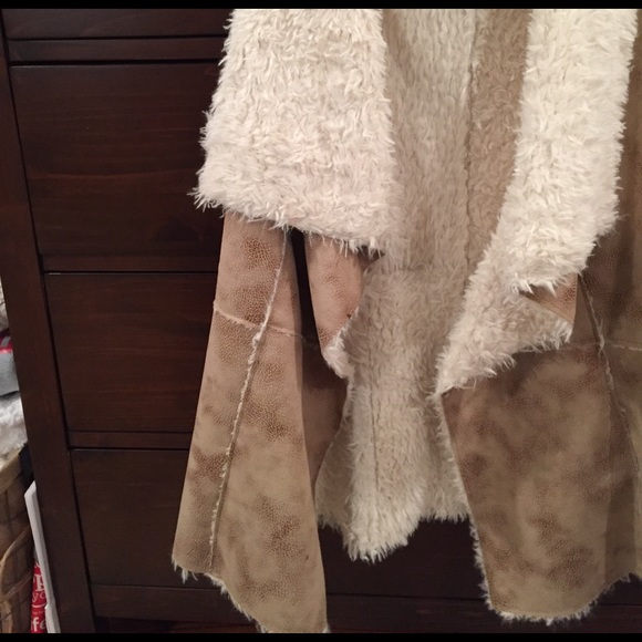Fur vest - Picture 4 of 5