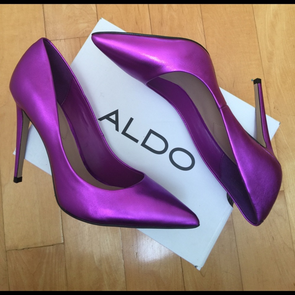 Sexy Metallic Purple Pumps